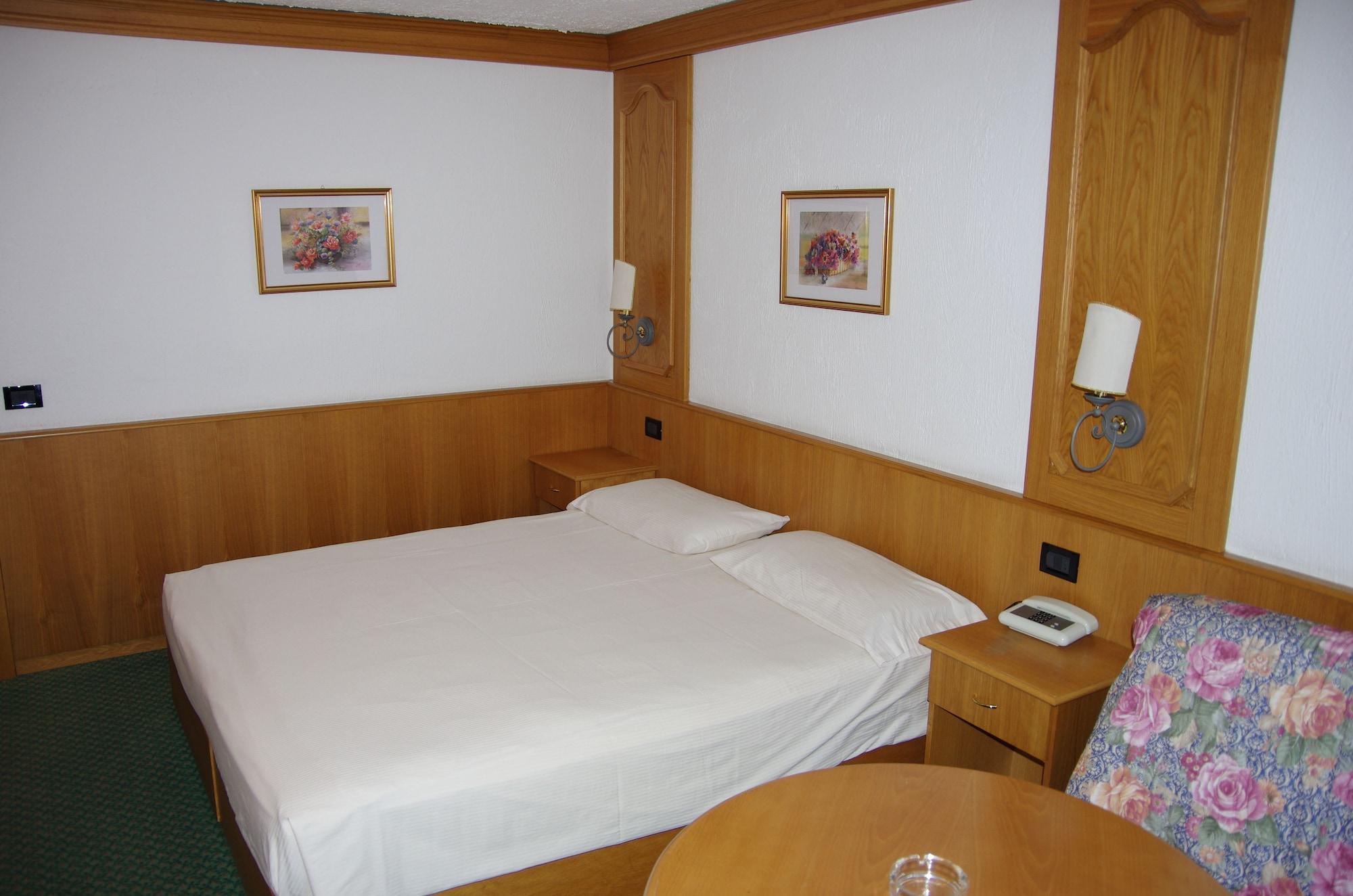 Hotel Intermonti Ливиньо Екстериор снимка