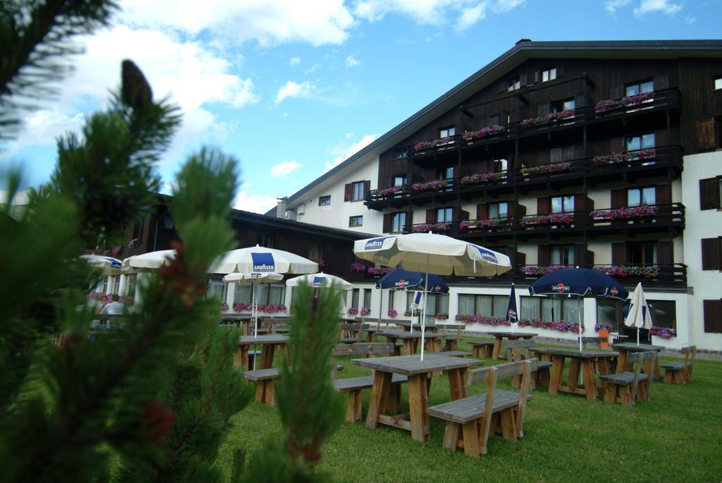 Hotel Intermonti Ливиньо Екстериор снимка