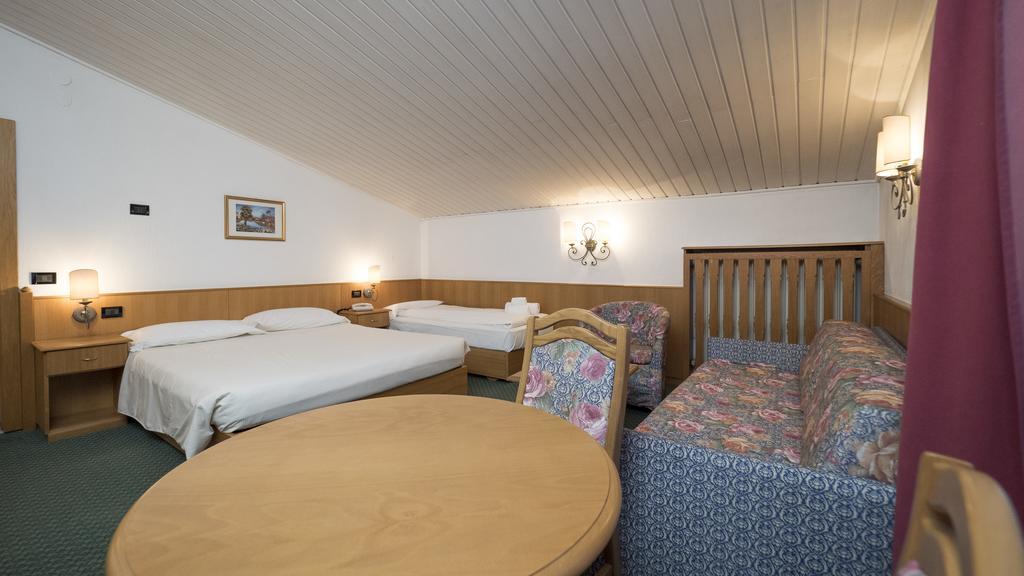 Hotel Intermonti Ливиньо Екстериор снимка