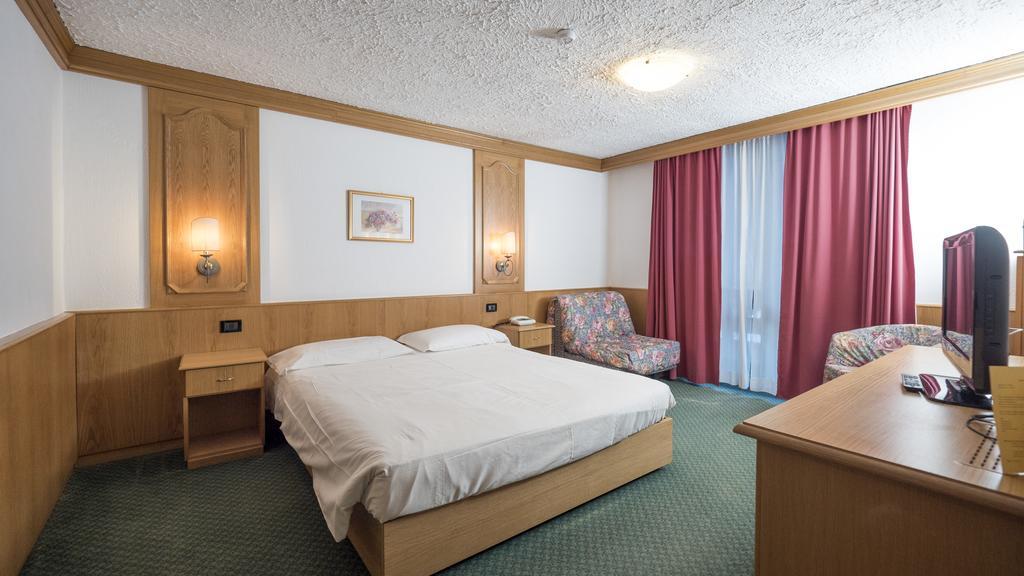 Hotel Intermonti Ливиньо Екстериор снимка